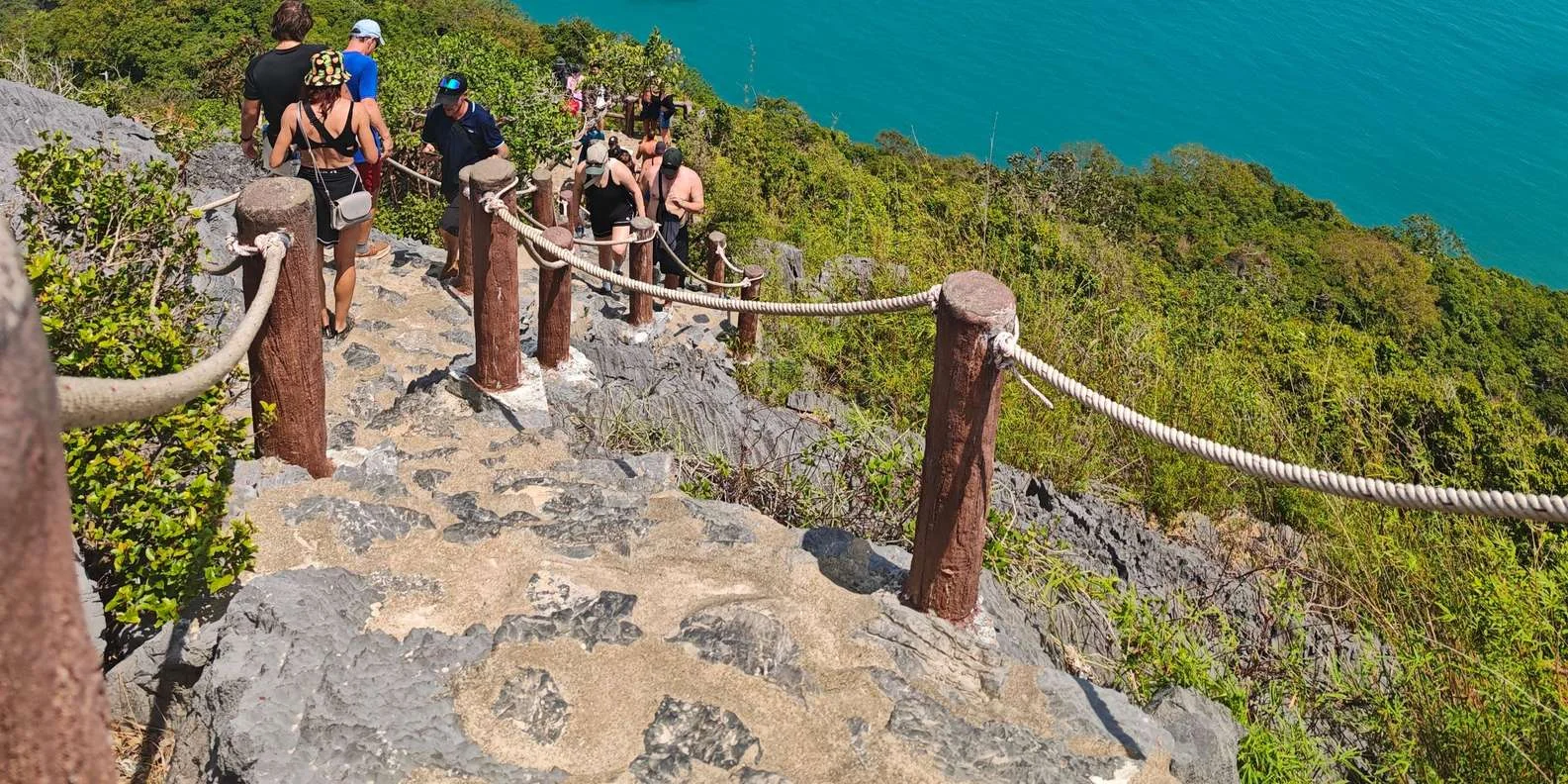 Discovering the vibrant snorkeling spots of Ang Thong Marine Park