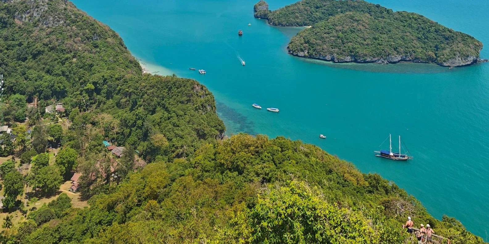 Couple enjoying romantic views on the Ang Thong Marine Park tour